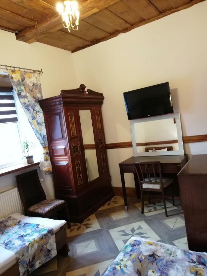 Dworek Krasickiego ليدزبارك فارنيتسكي المظهر الخارجي الصورة