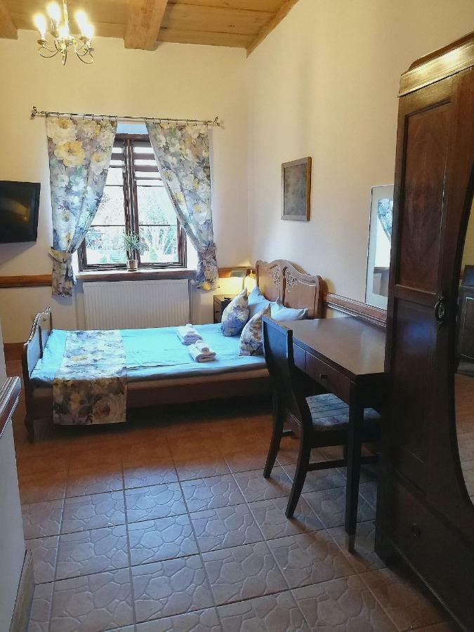 Dworek Krasickiego ليدزبارك فارنيتسكي المظهر الخارجي الصورة
